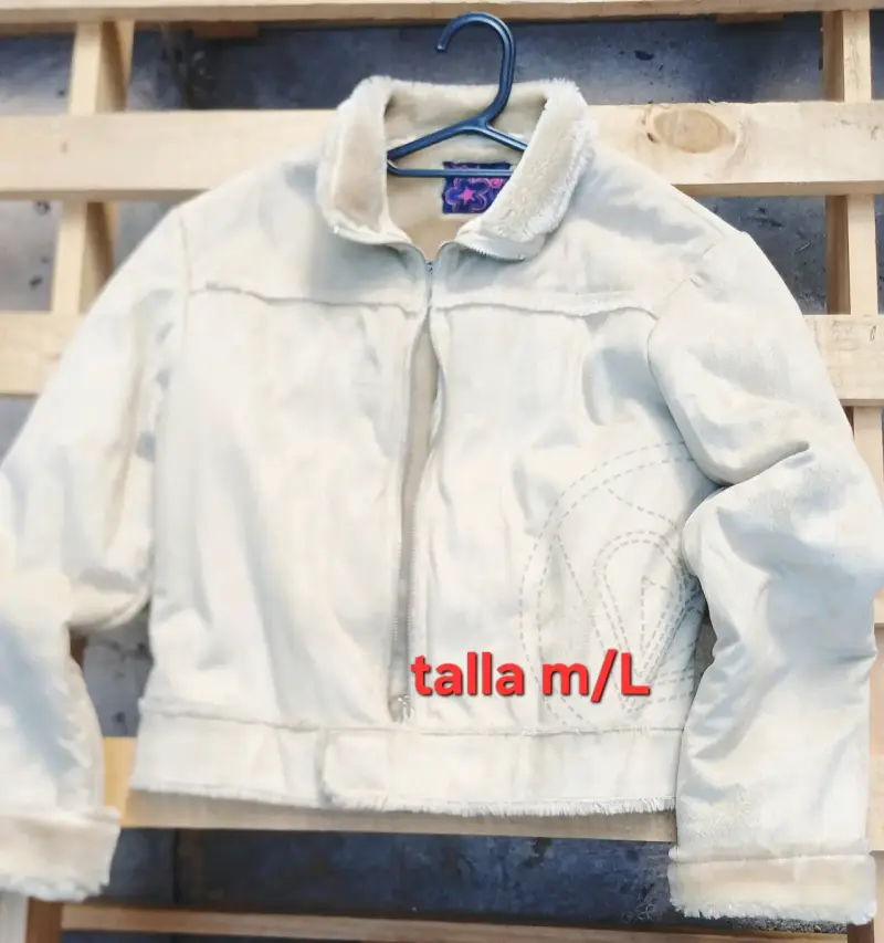 Chaqueta beige con forro