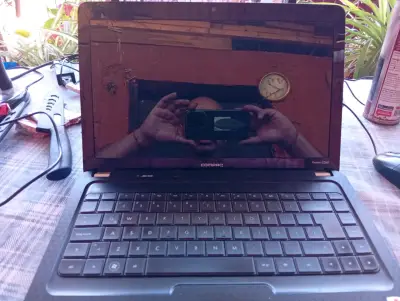 Laptop Compaq Presario CQ42 - miniatura 2