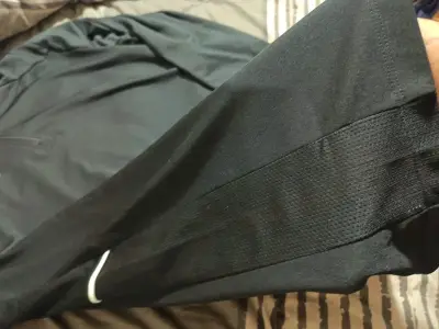 Polera deportiva Nike negra - miniatura 3