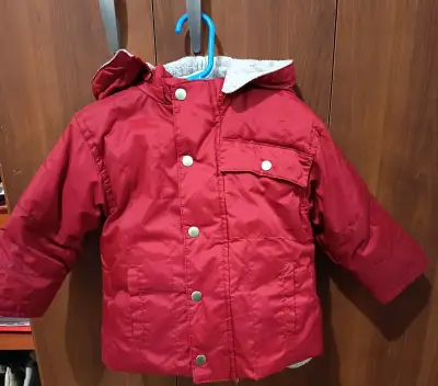 Chaqueta infantil roja acolchada - miniatura 1