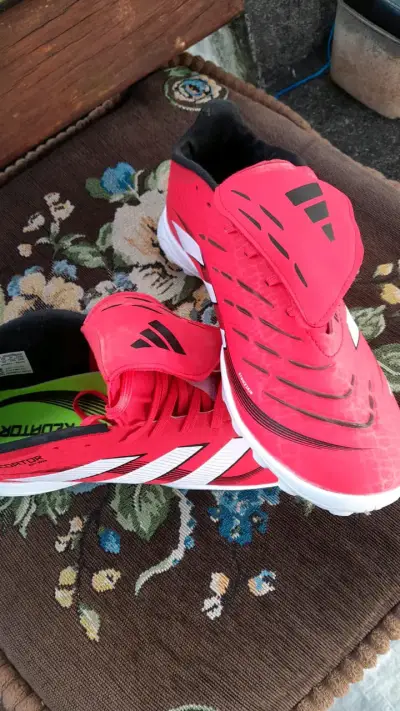 Zapatillas deportivas rojas - miniatura 2