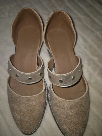 Zapatos beige - miniatura 1