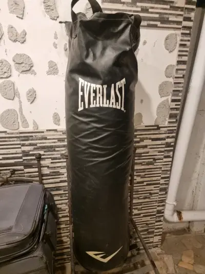Saco de boxeo Everlast negro - miniatura 1