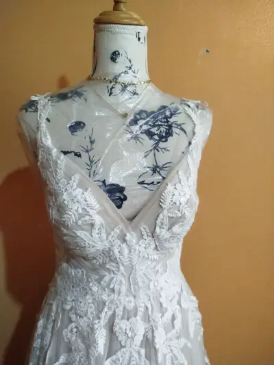 Vestido de novia con encaje - miniatura 6