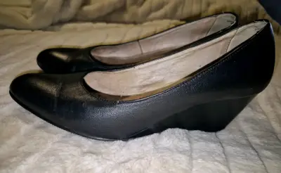 Zapatos negros con taco bajo Bruno Rossi - miniatura 2