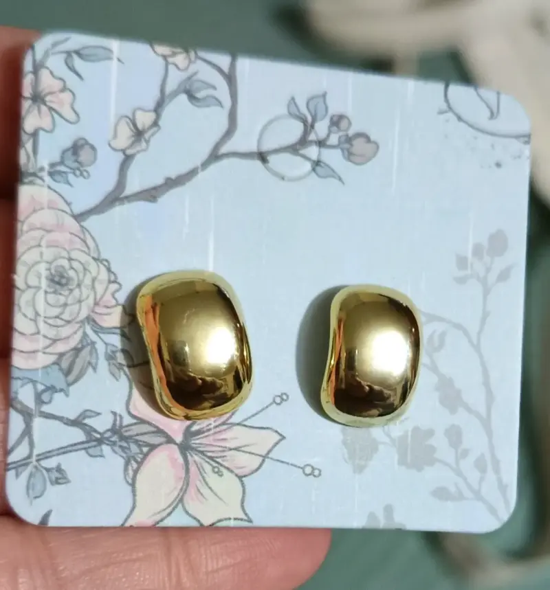 Aros dorados elegantes - 1