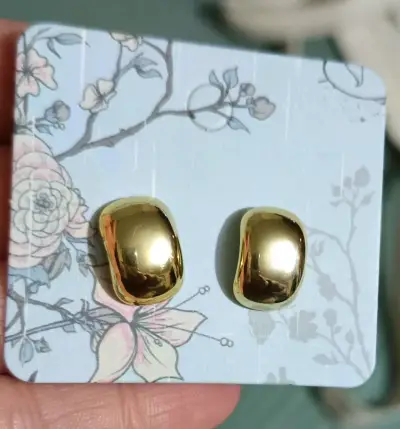 Aros dorados elegantes - miniatura 1