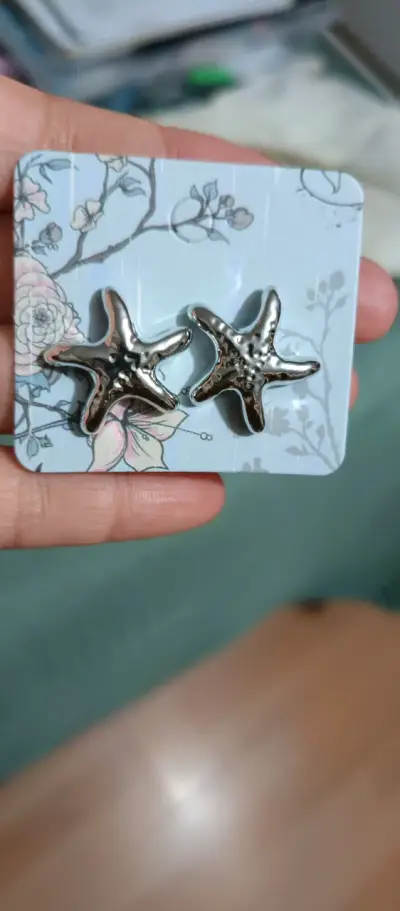 Aros dorados elegantes - miniatura 2