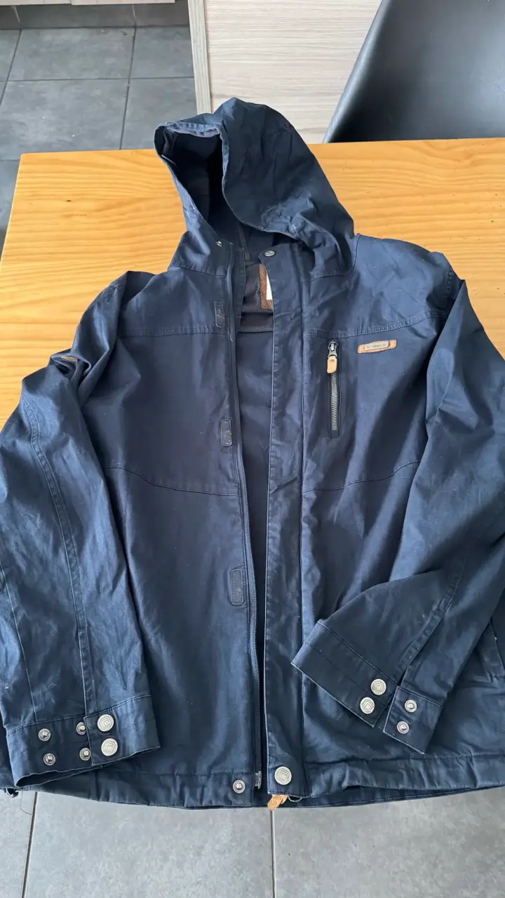 Chaqueta negra Lippi impermeable - 5