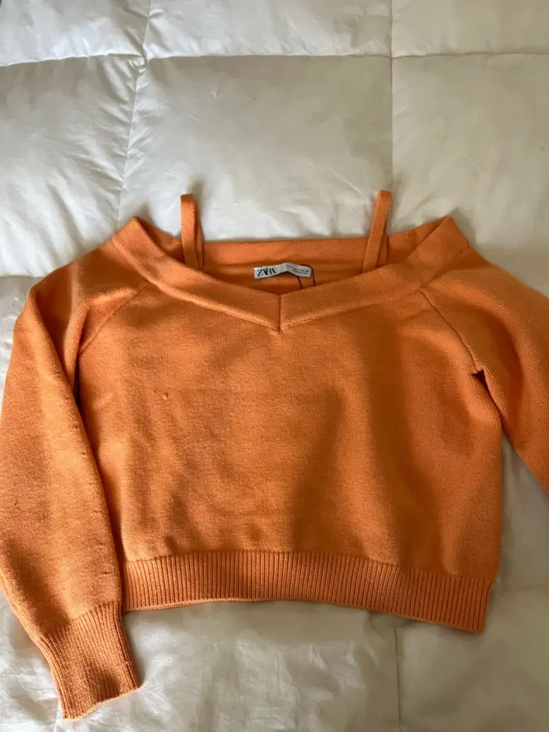 Suéter naranja con tirantes - 3
