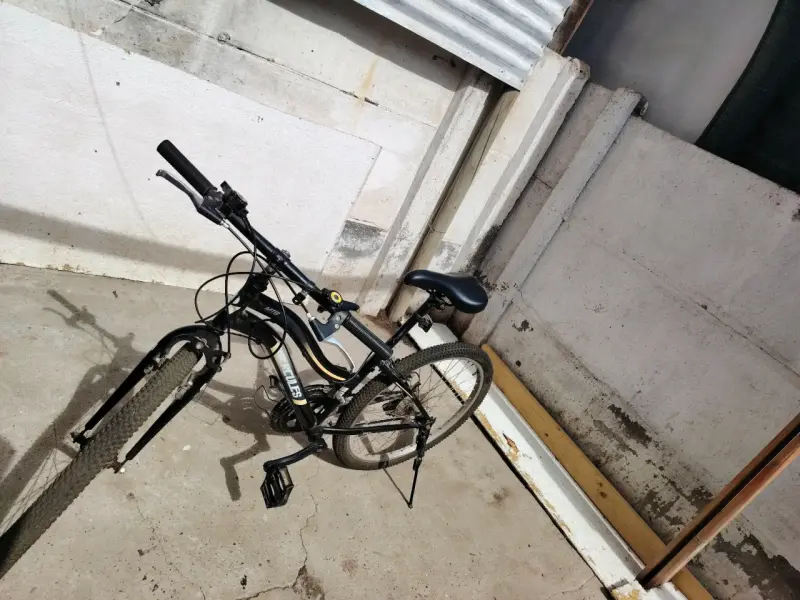 Bicicleta MTB negra usada - 2
