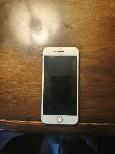 iPhone 7 dorado en buen estado - miniatura 2