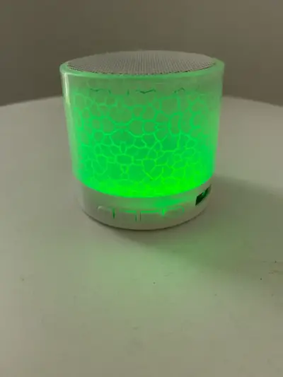 Parlante Bluetooth Luz multicolor - miniatura 1