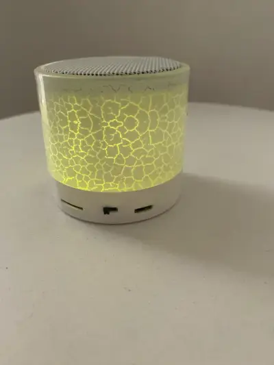 Parlante Bluetooth Luz multicolor - miniatura 2