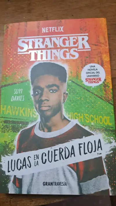 Libro 'Stranger Things: Lucas en la Cuerda Floja' - miniatura 1