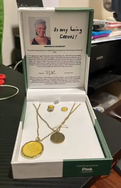 Set de joyas con colgante dorado - miniatura 1