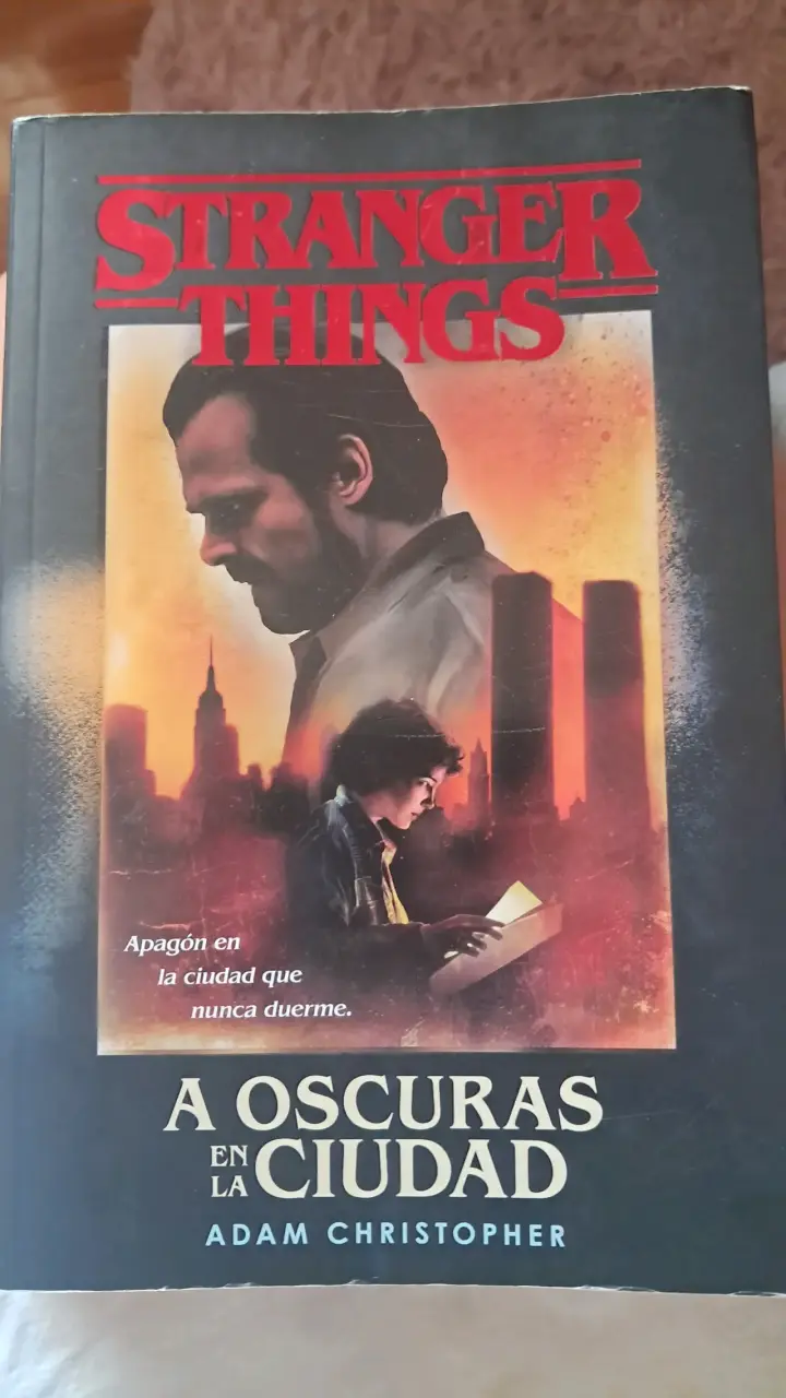 Libro Stranger Things; A oscuras en la ciudad - 1