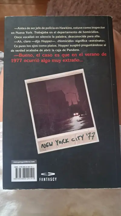 Libro Stranger Things; A oscuras en la ciudad - miniatura 2