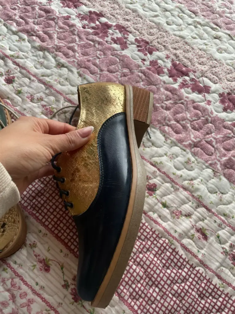 Zapatos de charol dorado y negro - 3