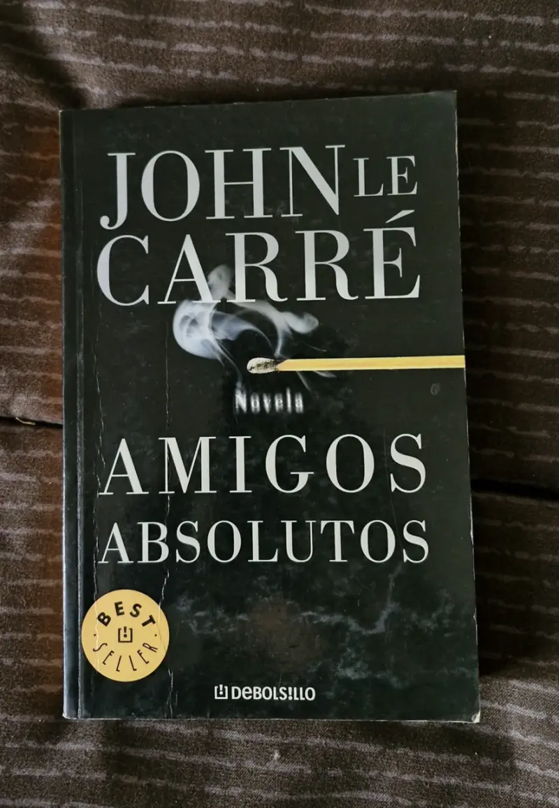 Libro 'Amigos Absolutos' de John Le Carré