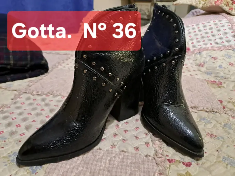 Botines negros con tachas - 3