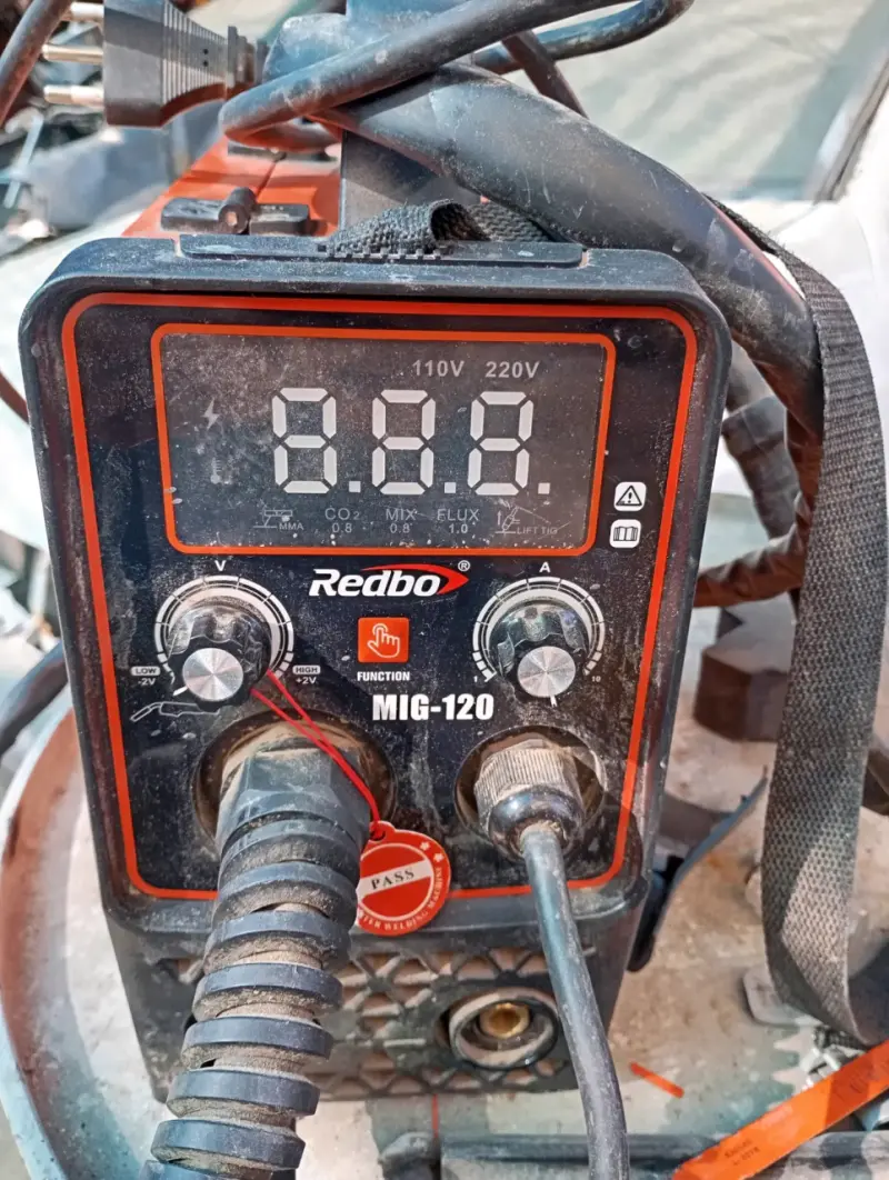 Soldadora Redbo MIG 120 - 3