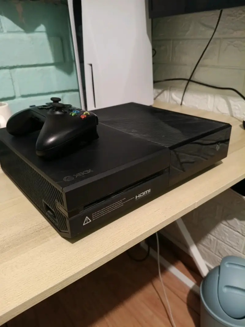 Consola Xbox One con control - 2