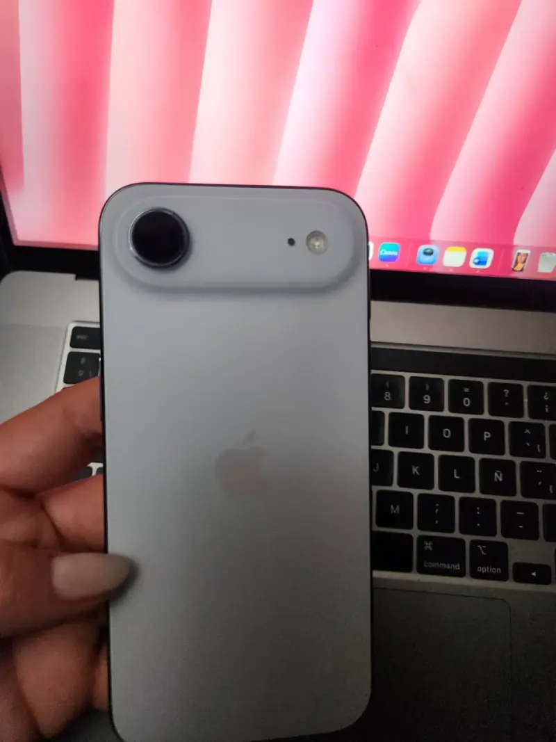 iPhone 17 Air - 2