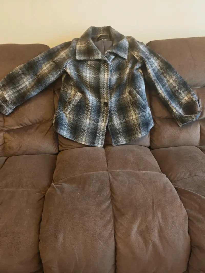 Chaqueta a cuadros gris y negra - 1