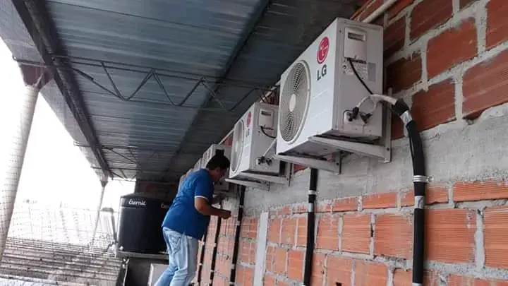 Mantenimiento Instalación de aire acondicionado - 1