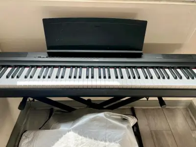 Piano digital Yamaha negro - miniatura 1