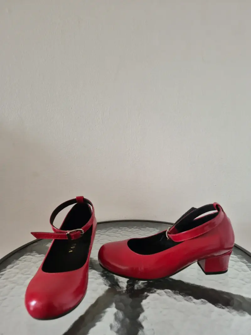 Zapatos de cuero rojos de tacón medio - 2