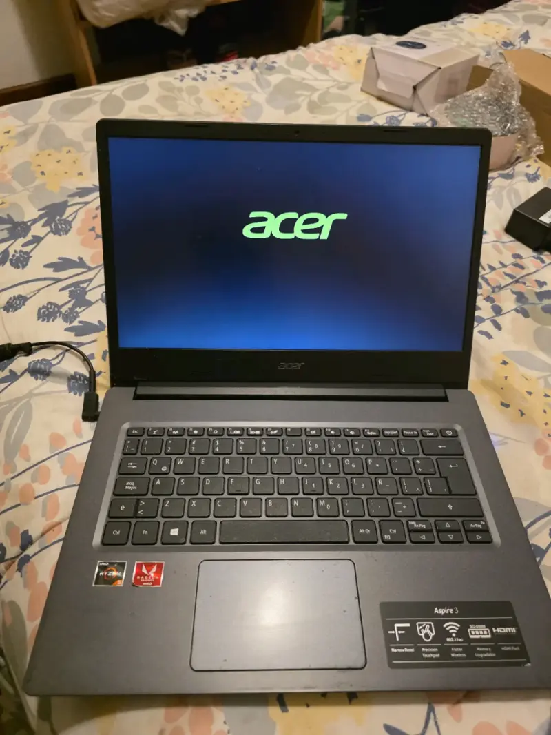 Laptop Acer Aspire 3 negra - 1