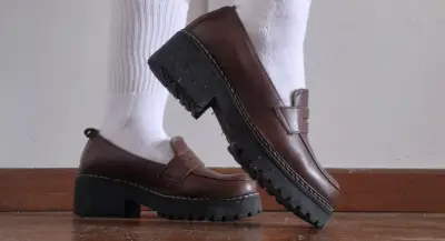 Zapatos mocasines de cuero café - miniatura 1