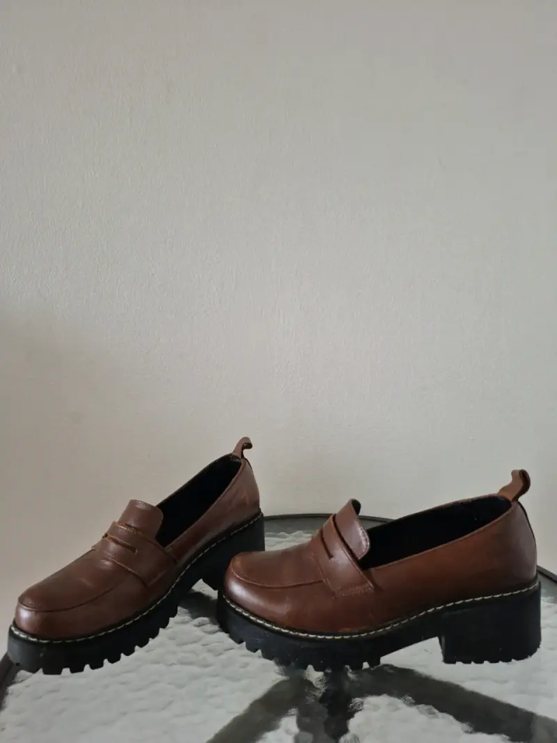 Zapatos mocasines de cuero café - 4