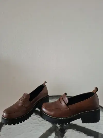 Zapatos mocasines de cuero café - miniatura 4