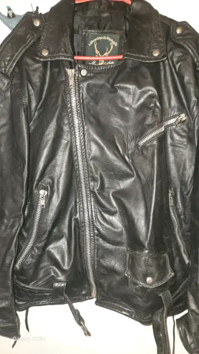Chaqueta de cuero negra - miniatura 1