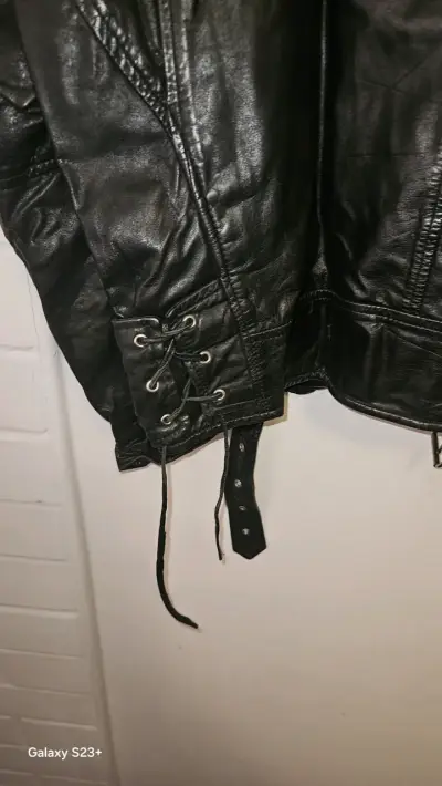 Chaqueta de cuero negra - miniatura 5