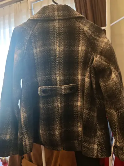 Chaqueta a cuadros gris y negra - miniatura 2