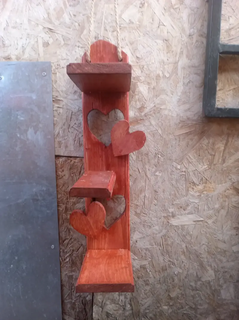 Estante decorativo de madera - 1