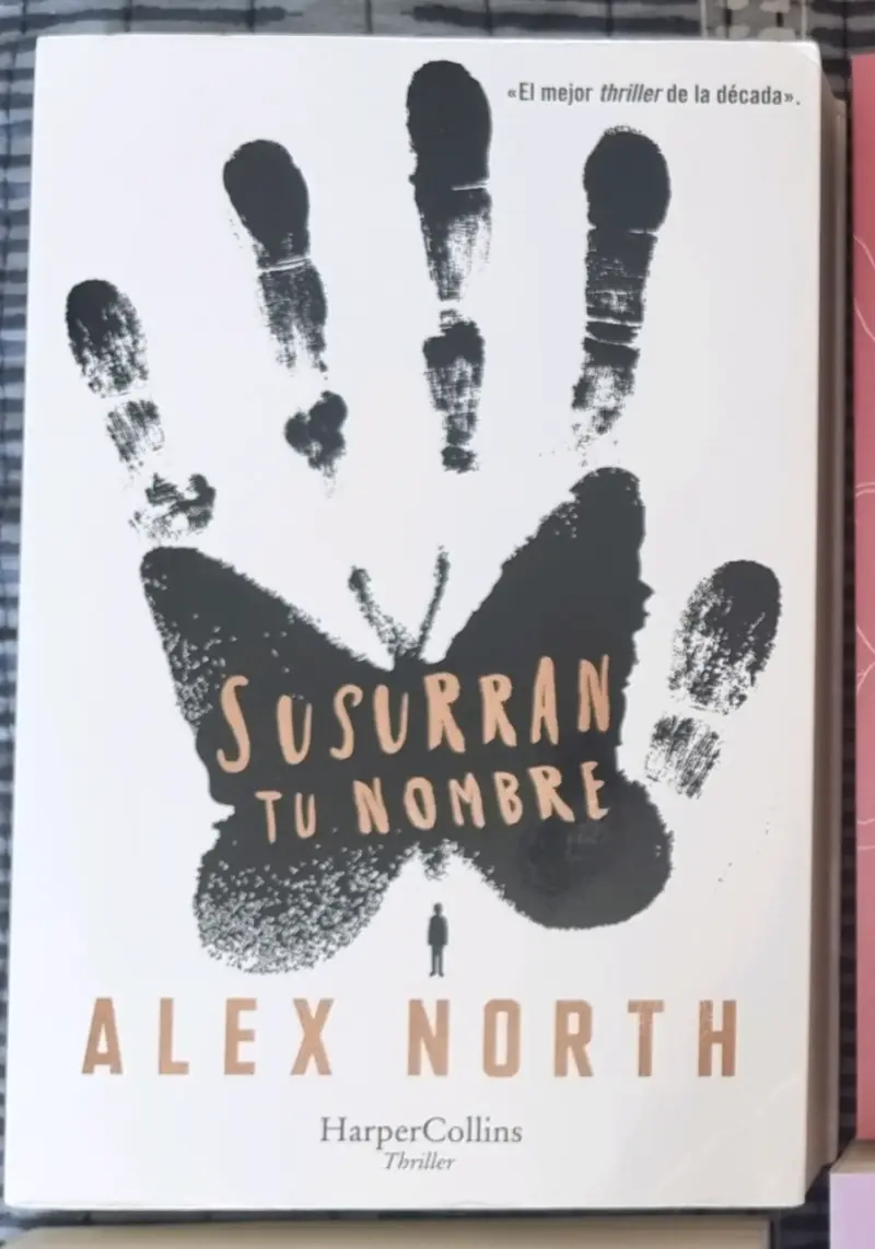 Libro 'Susurran Tu Nombre' Alex North