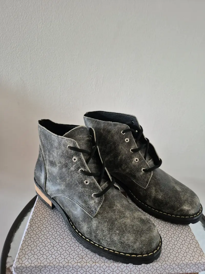 Botines gris de cuero estilo casual - 2