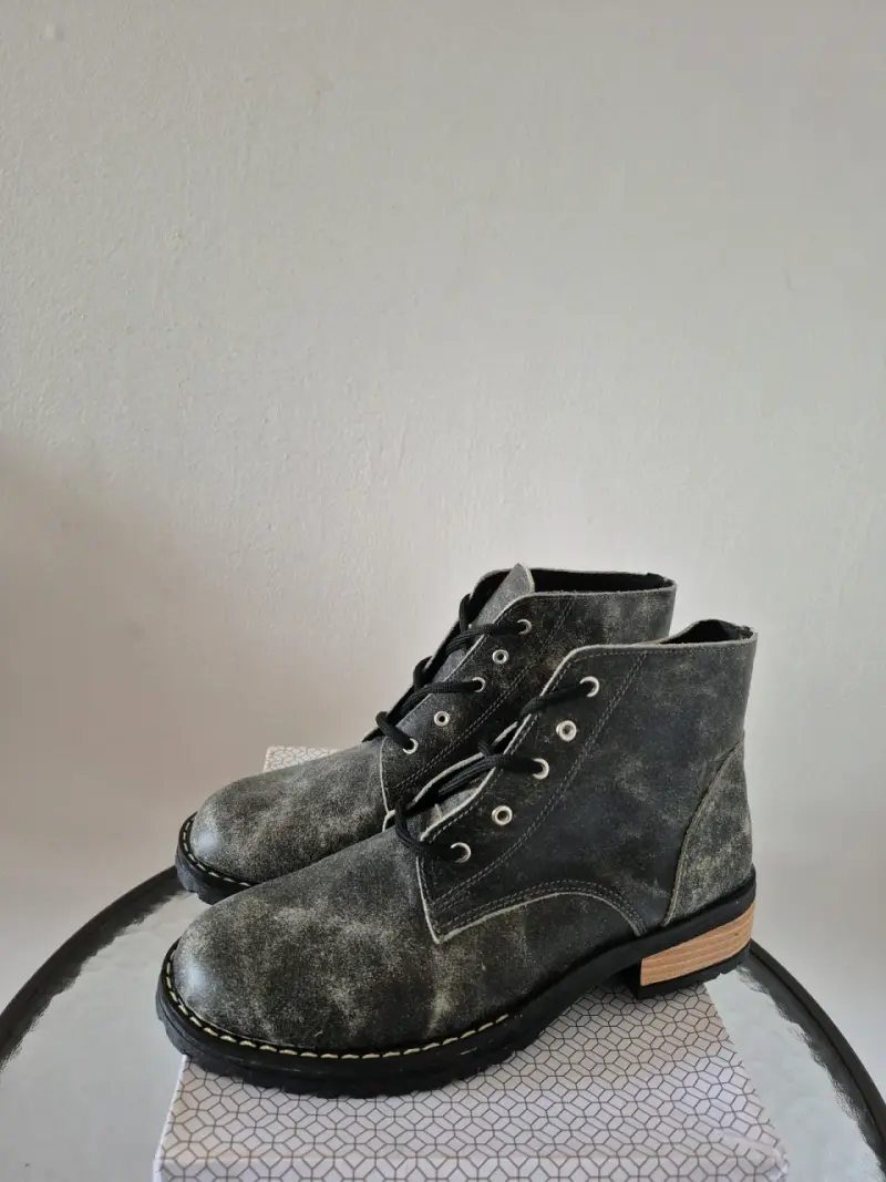Botines gris de cuero estilo casual - 3