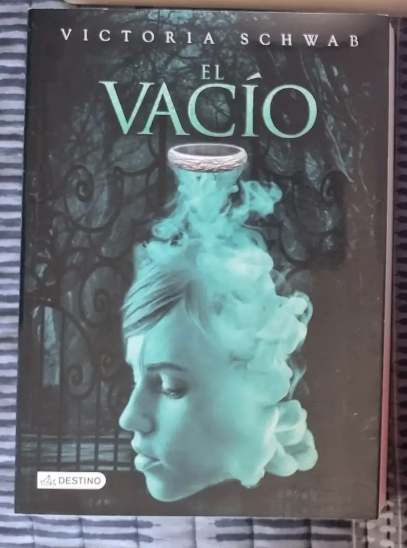Libro El Vacío de Victoria Schwab