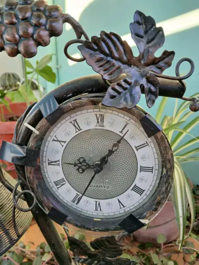 Reloj de mesa decorativo - miniatura 2