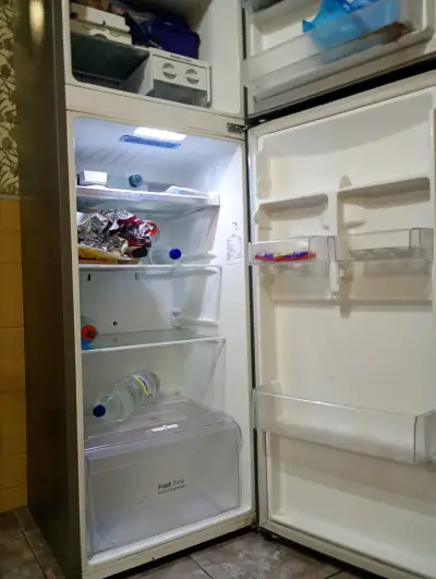 Refrigerador de dos puertas - miniatura 2