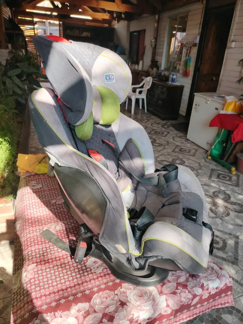 Silla de auto infantil gris/verde musgo - 2