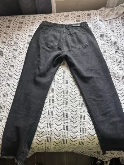 Jeans negros desgastados - miniatura 2