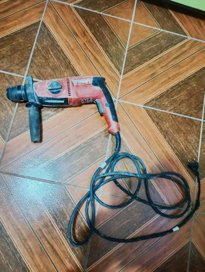 Taladro percutor Hilti eléctrico usado - miniatura 1