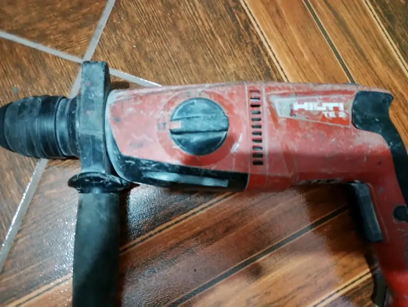 Taladro percutor Hilti eléctrico usado - 2